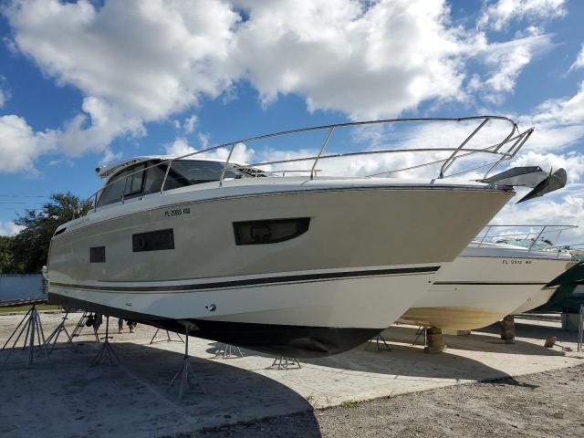 Buy Salvage Boats For Sale now at auction: 2016 Jean Leader 40