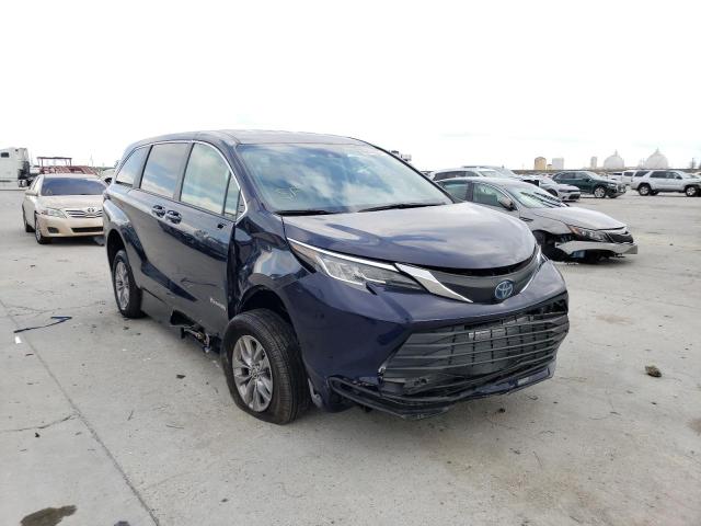 2022 Toyota Sienna LE