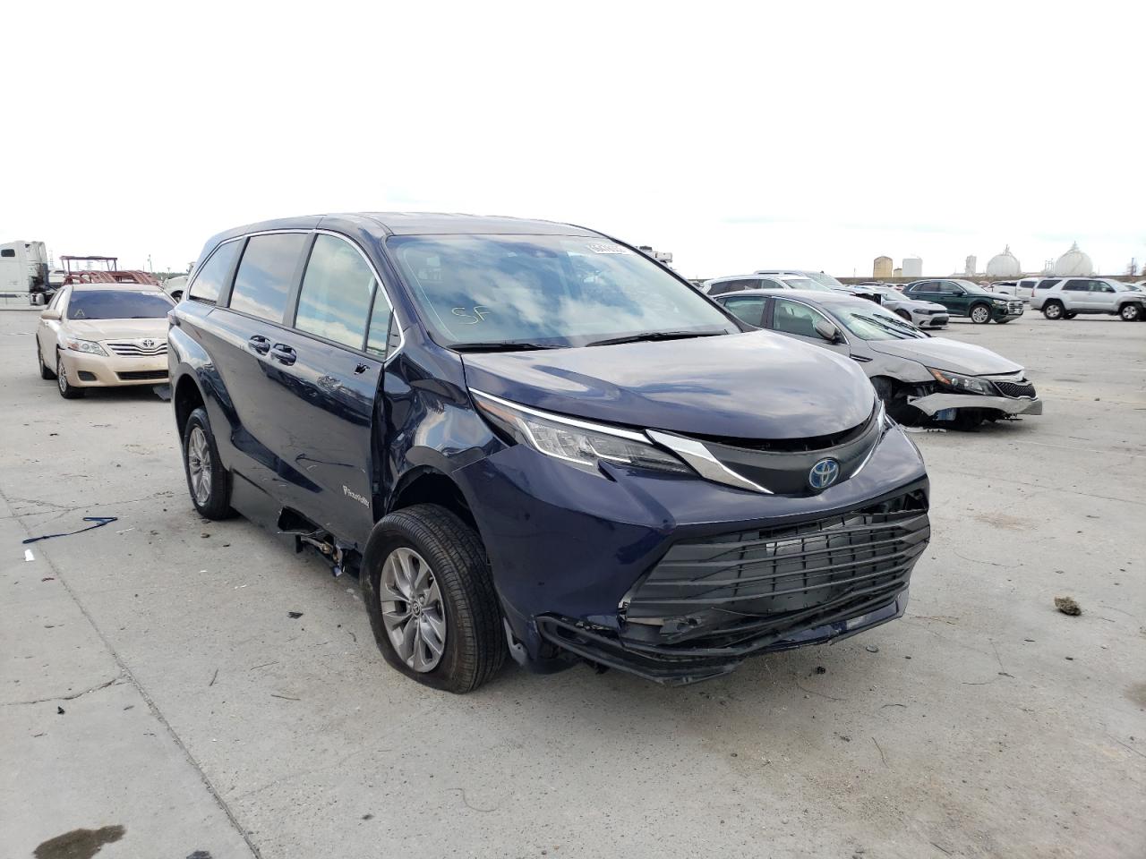 5TDKRKEC5NS099545 TOYOTA SIENNA LE 2022