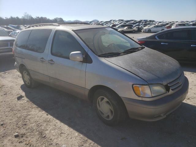 Salvage cars for sale from Copart Madisonville, TN: 2001 Toyota Sienna LE