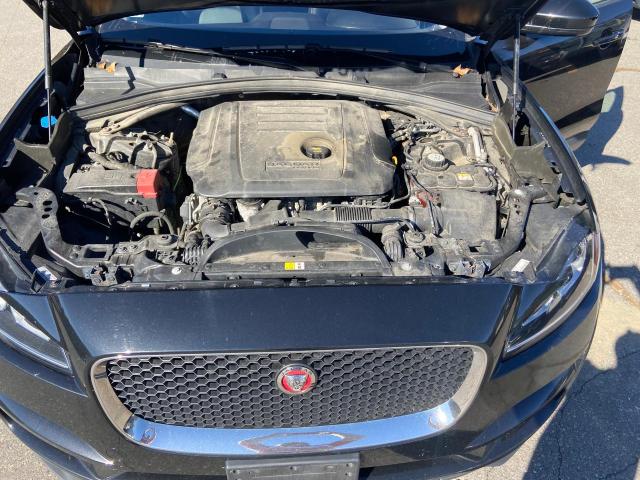 SADCJ2BN1HA488240 Jaguar F-pace Premium