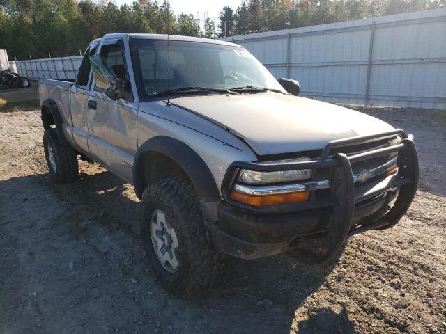Salvage cars for sale from Copart Charles City, VA: 2002 Chevrolet S Truck S1