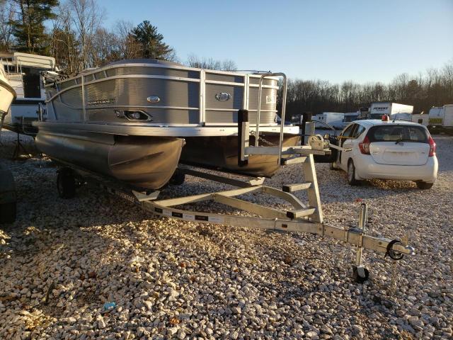Salvage boats for sale at Warren, MA auction: 2022 Princecraft Vectra