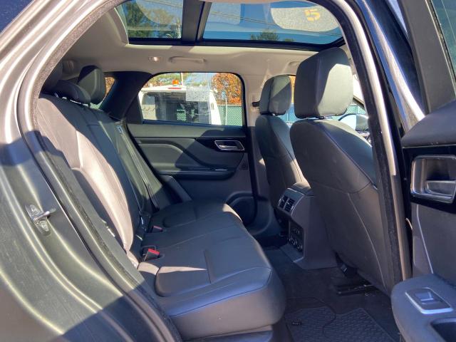 SADCJ2BN1HA488240 Jaguar F-pace Premium