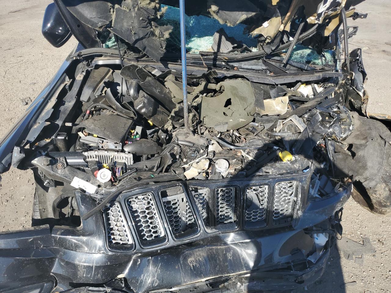 2015 Jeep Grand Cherokee - Image 7