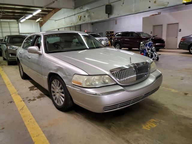 Salvage cars for sale from Copart Mocksville, NC: 2003 Lincoln Town Car S