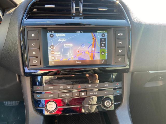 SADCJ2BN1HA488240 Jaguar F-pace Premium