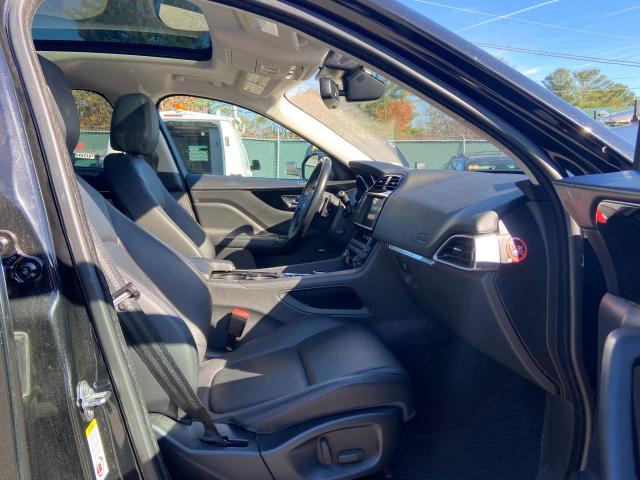 SADCJ2BN1HA488240 Jaguar F-pace Premium