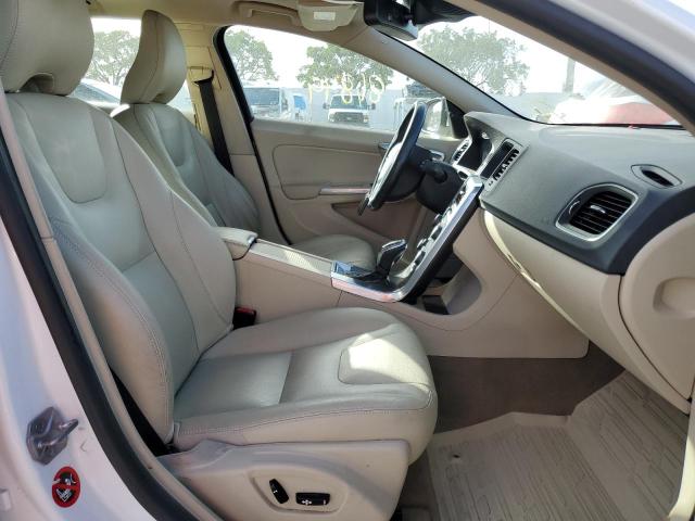 2015 VOLVO V60 PREMIE YV1612SB1F1206832
