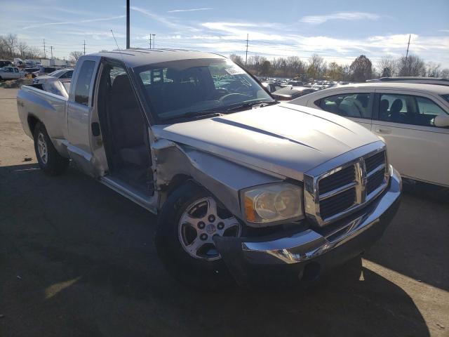 Salvage cars for sale from Copart Fort Wayne, IN: 2005 Dodge Dakota SLT