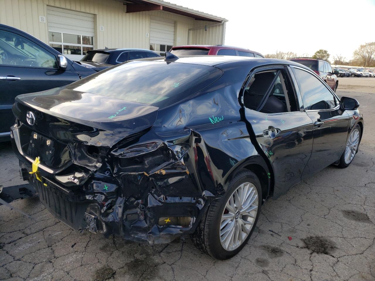 4T1B11HK1JU014108 TOYOTA CAMRY 2018