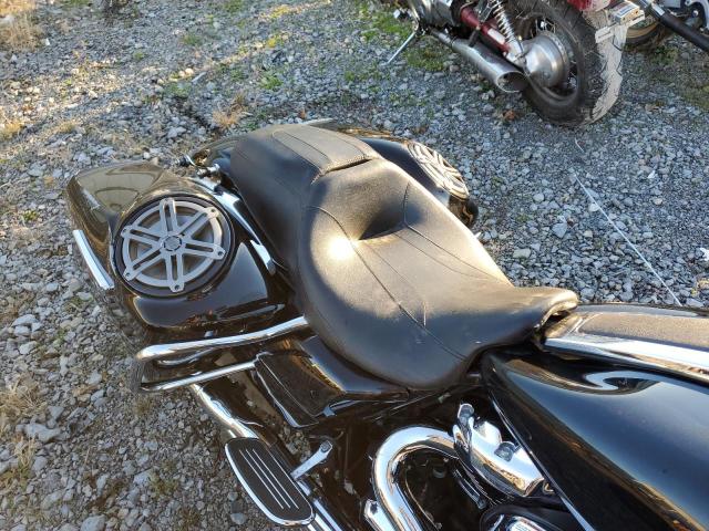 2018 HARLEY-DAVIDSON FLHTP POLI 1HD1FMC19JB614936