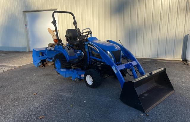 Salvage trucks for sale at Candia, NH auction: 2008 New Holland Tractor