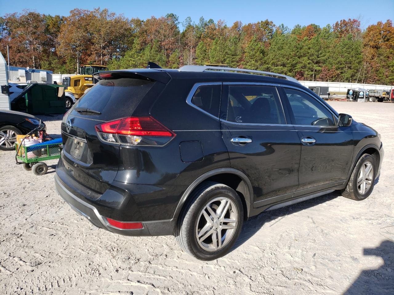 KNMAT2MT5HP565553 NISSAN ROGUE 2017