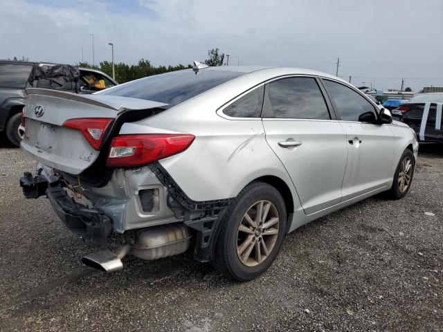 VIN 5NPE24AF7FH084002 2015 Hyundai Sonata, SE no.4