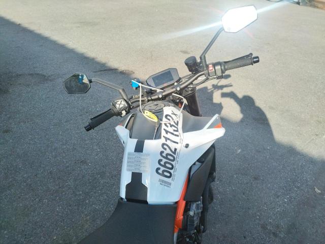 2021 KTM 890 DUKE R VBKTU9407MM810917