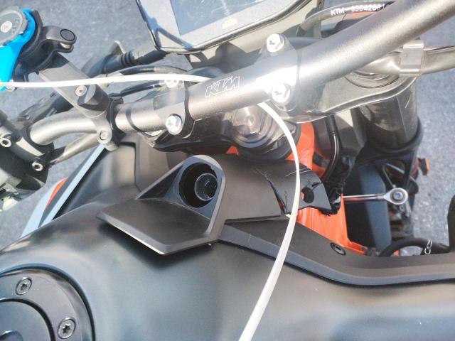 2021 KTM 890 DUKE R VBKTU9407MM810917