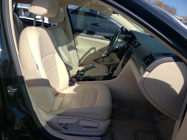 2015 VOLKSWAGEN PASSAT S - 1VWAT7A32FC123235