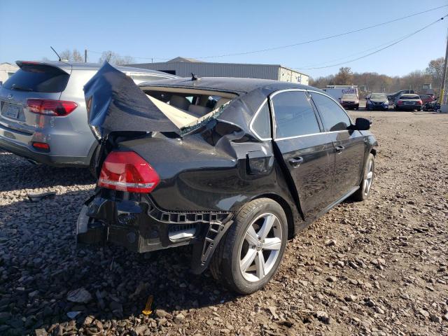 2015 VOLKSWAGEN PASSAT S - 1VWAT7A32FC123235