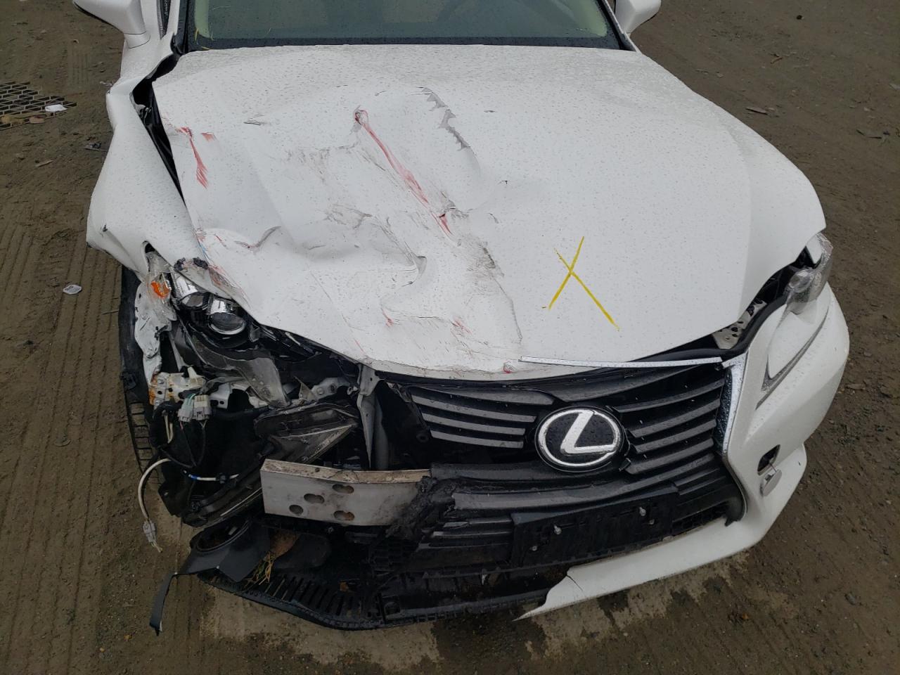2015 Lexus IS - Image 9