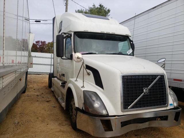 Salvage trucks for sale at Glassboro, NJ auction: 2014 Volvo VN VNL