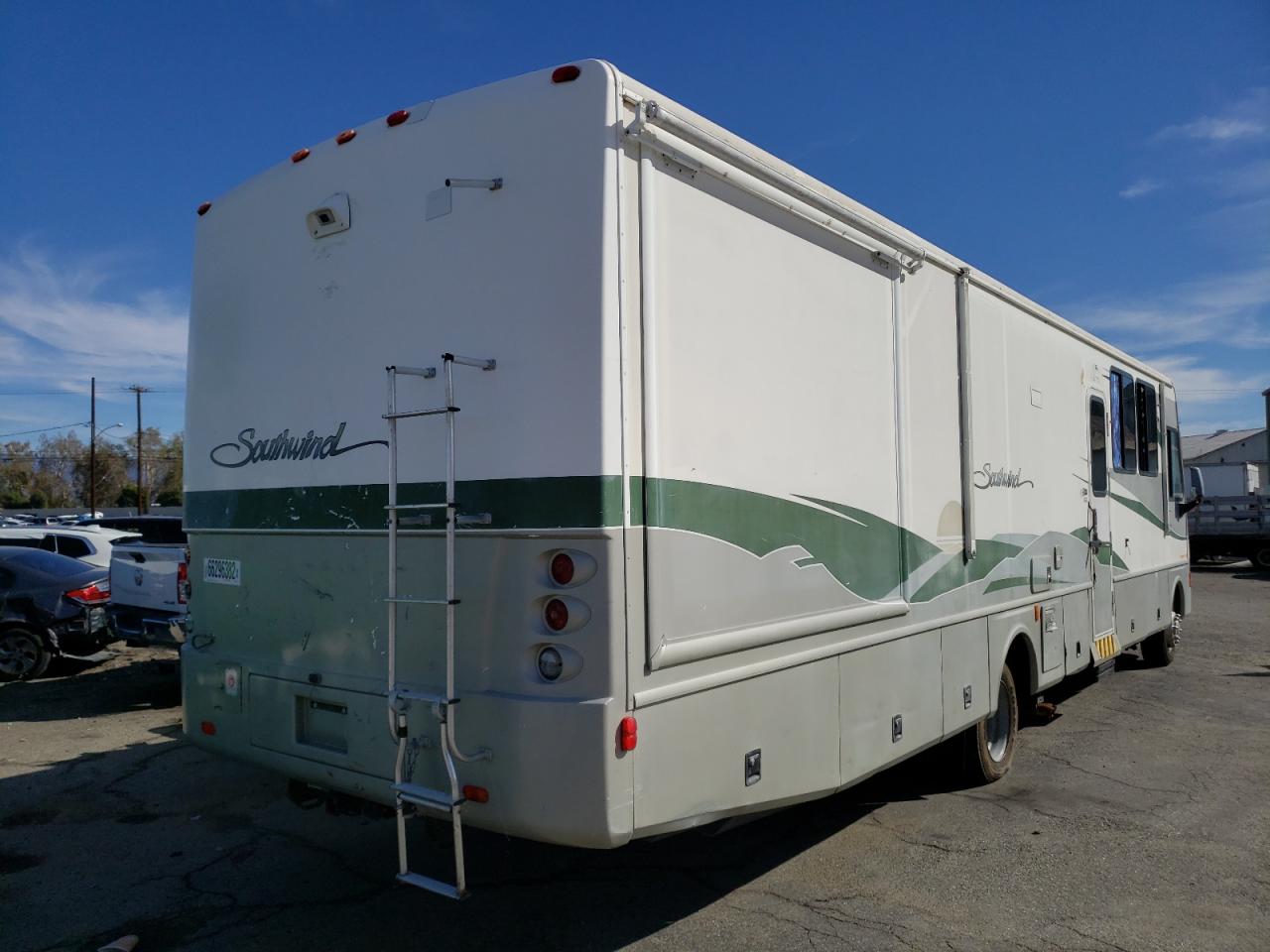 2003 Workhorse Custom Chassis Motorhome for sale at Copart Colton, CA