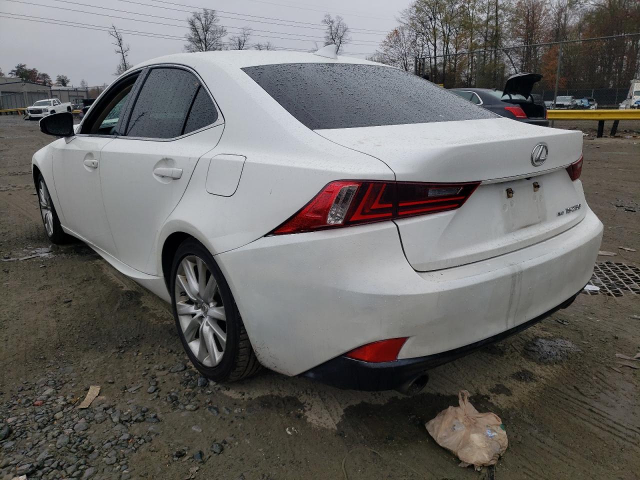 2015 Lexus IS - Image 3