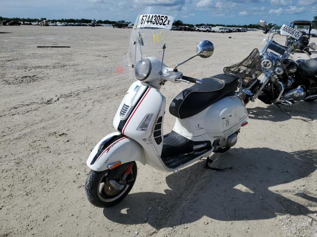 2015 VESPA GTS 300 SU ZAPM459L9F5100365