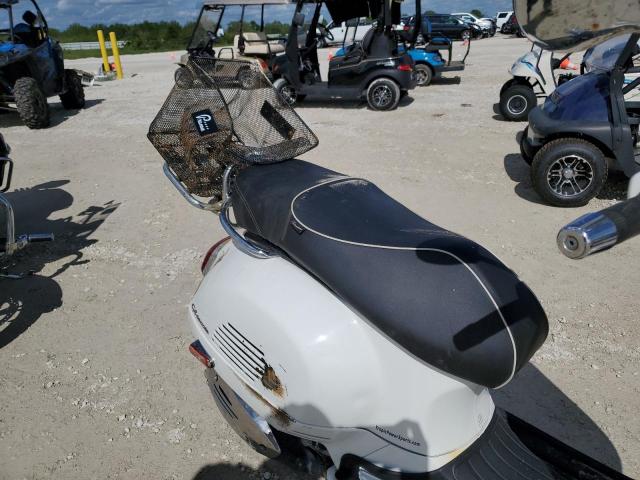 2015 VESPA GTS 300 SU ZAPM459L9F5100365