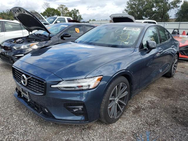 2022 VOLVO S60 B5 MOM - 7JRL12TZ1NG174692