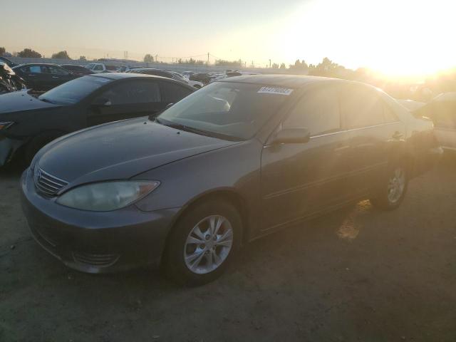 Salvage cars for sale from Copart Bakersfield, CA: 2005 Toyota Camry LE