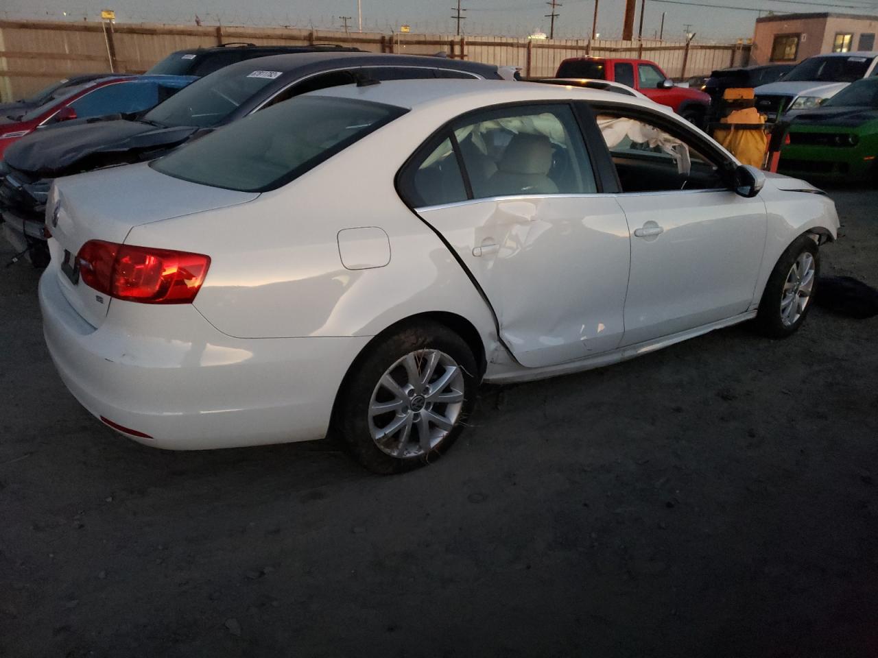 3VWD17AJ8EM432917 2014 Volkswagen Jetta Se