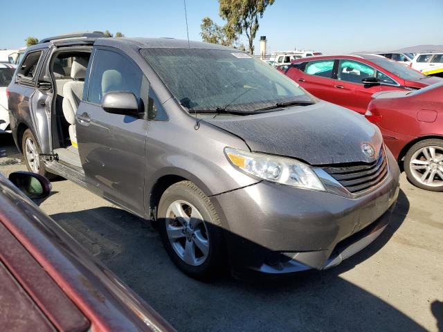 5TDKK3DC0ES471014 Toyota SIENNA LE