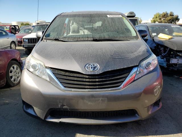 5TDKK3DC0ES471014 Toyota SIENNA LE
