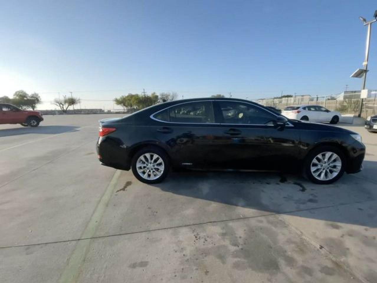 JTHBW1GG6E2054977 2014 Lexus Es 300H