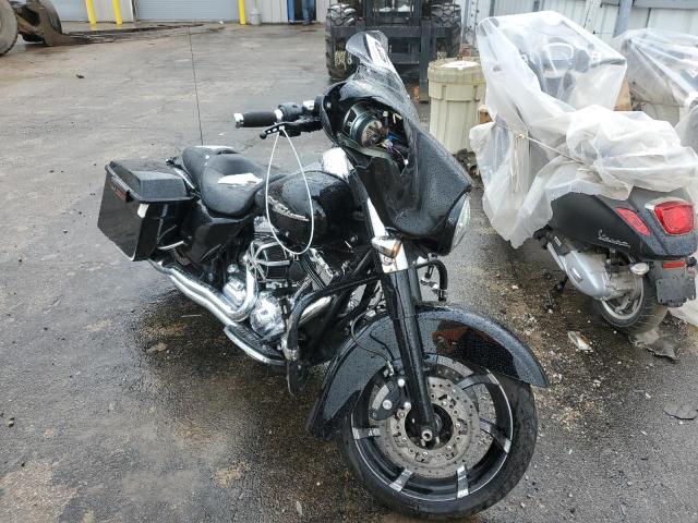 Salvage cars for sale from Copart Elgin, IL: 2010 Harley-Davidson Flhx