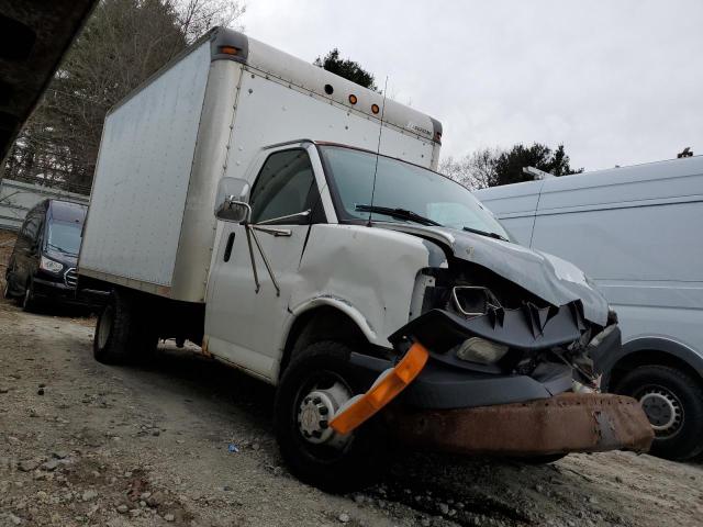 Salvage cars for sale from Copart Mendon, MA: 2004 Chevrolet Express G3