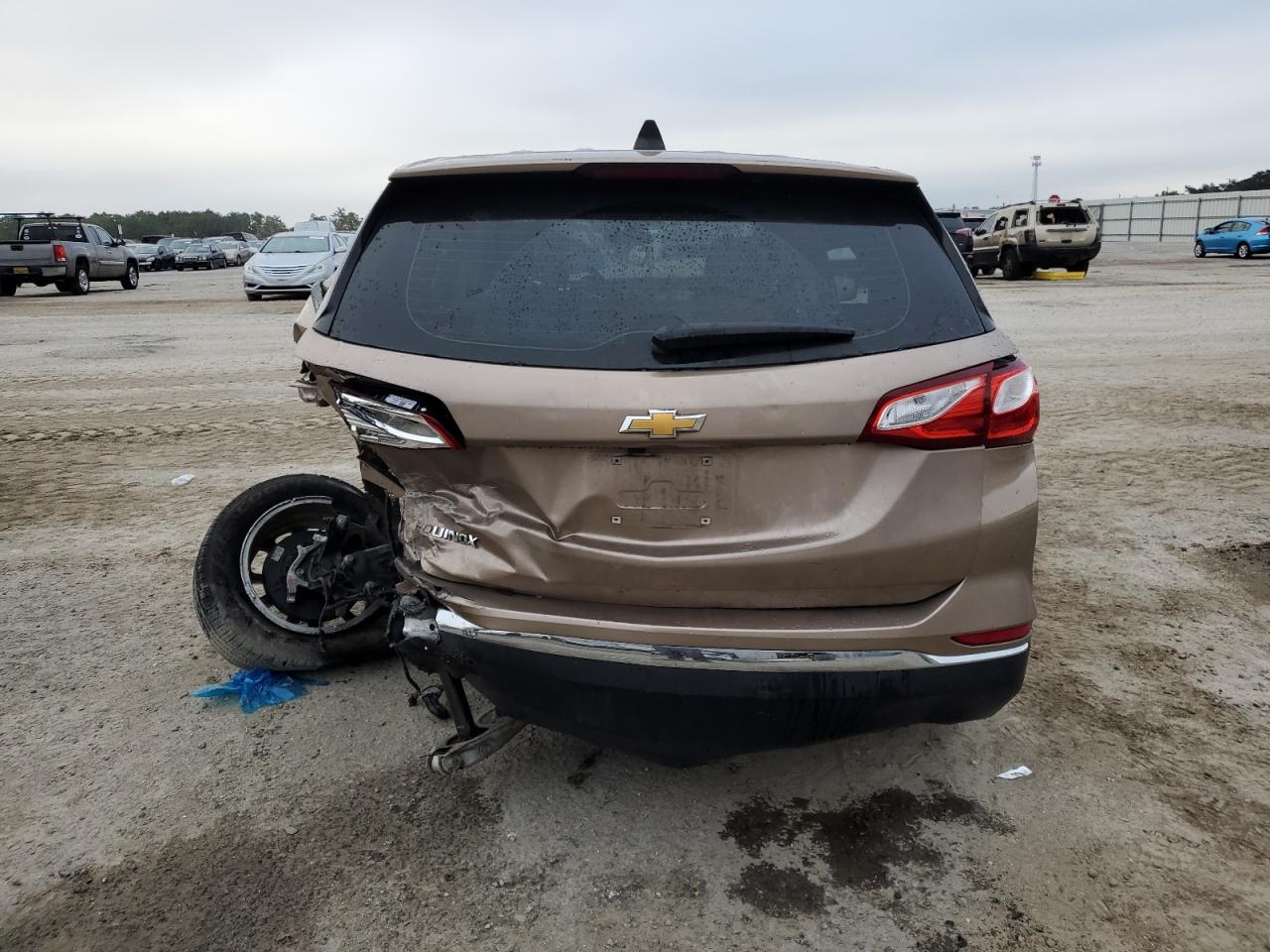 2GNAXHEV8J6319102 CHEVROLET EQUINOX 2018