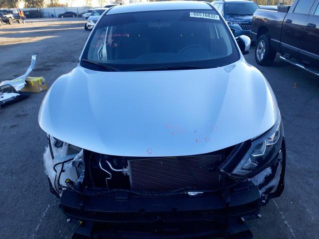 JN1BJ1CP8JW106699 Nissan Rogue Sport S