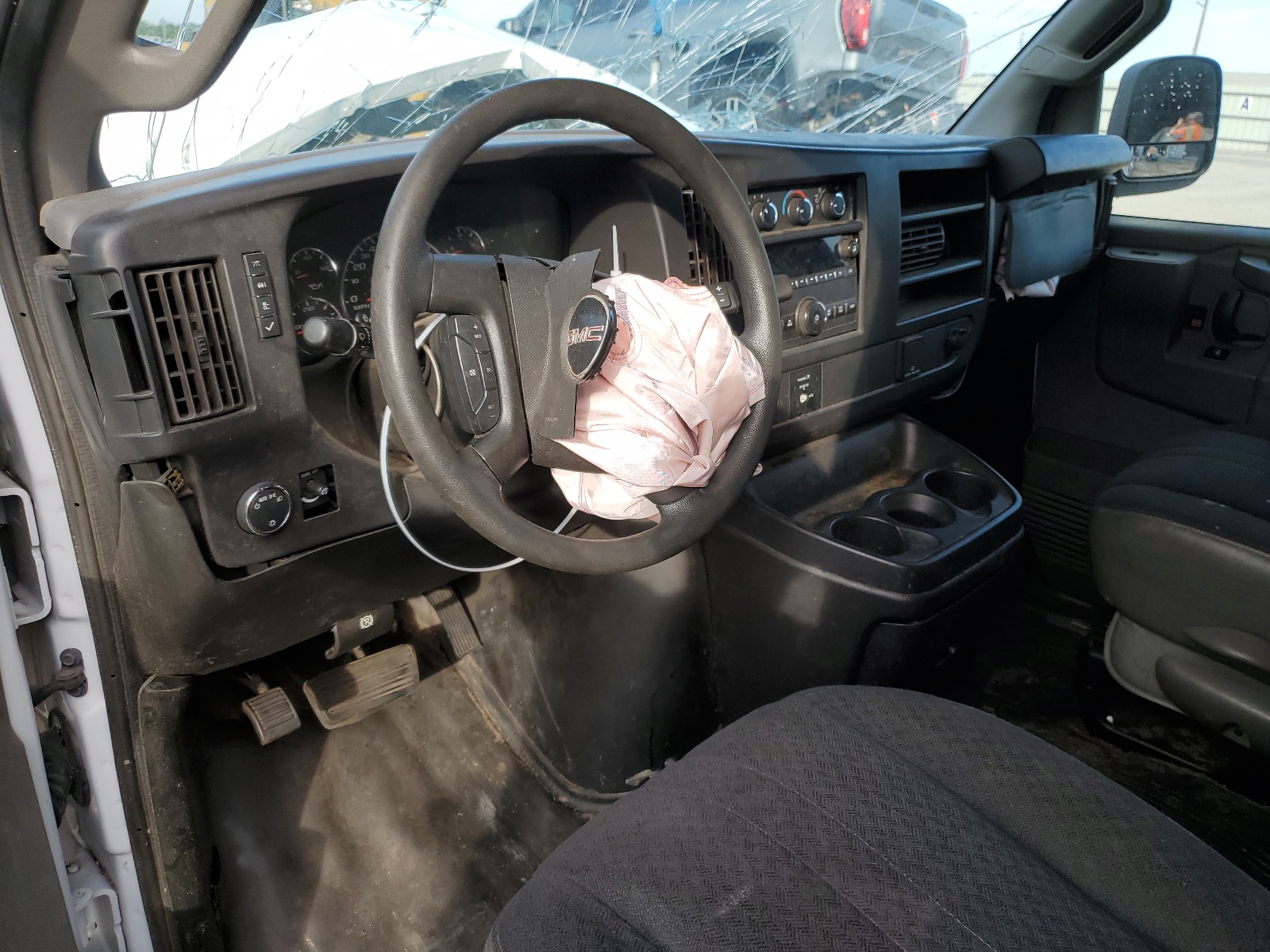 1GTW7AFG9J1909592 2018 GMC Savana G2500