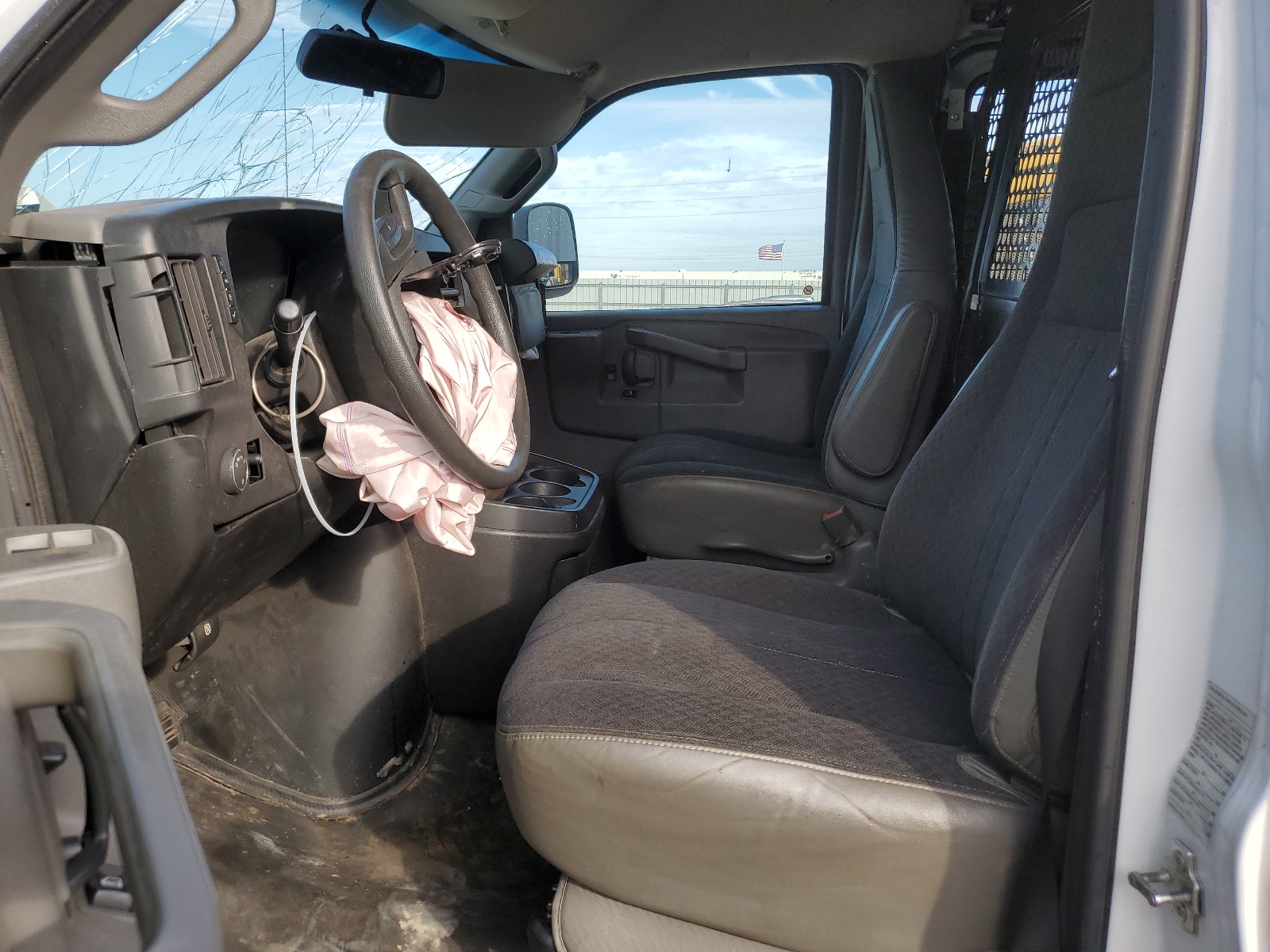 1GTW7AFG9J1909592 2018 GMC Savana G2500