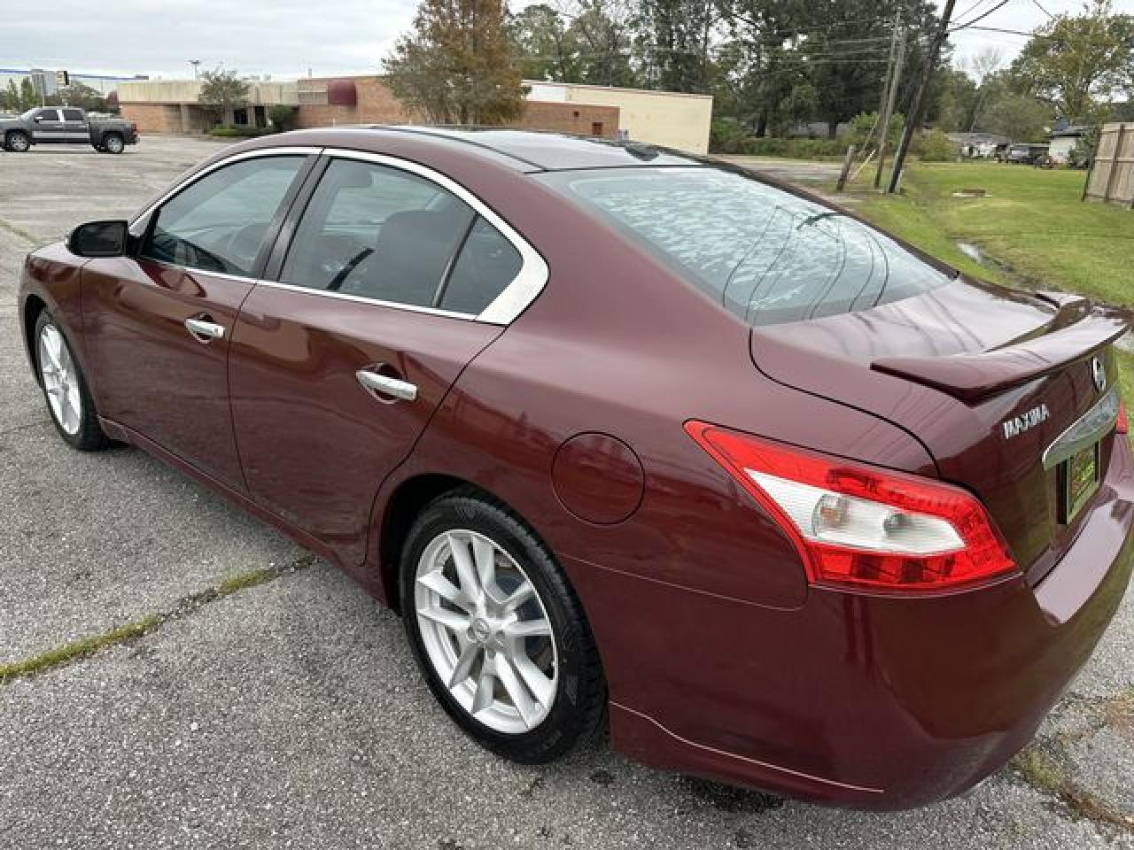 1N4AA5APXAC819260 2010 Nissan Maxima S