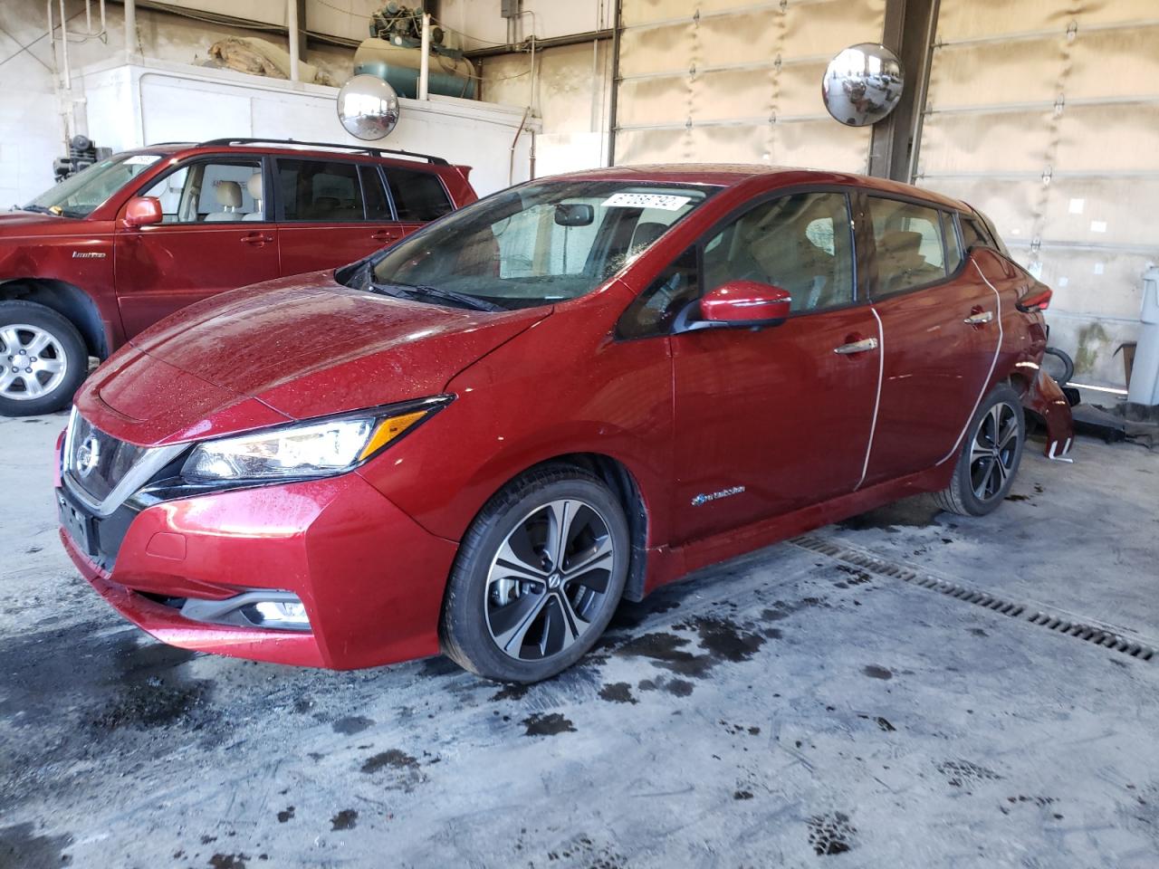 1N4AZ1CP5JC304472 NISSAN LEAF S 2018