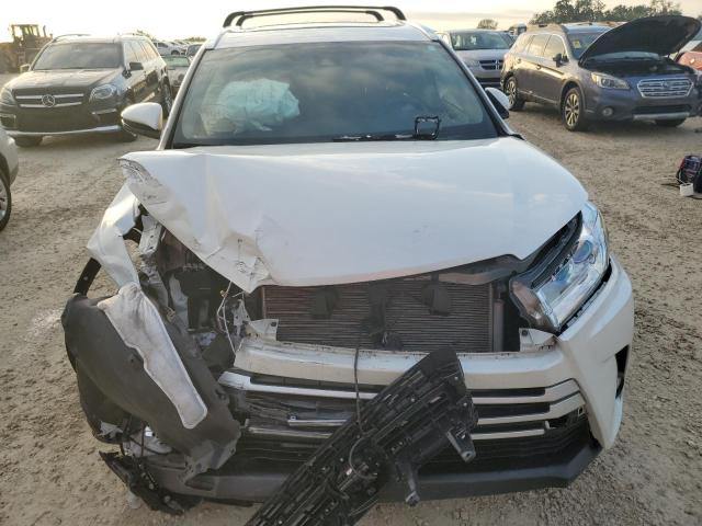 VIN 5TDJZRFH9KS705990 2019 Toyota Highlander, SE no.5