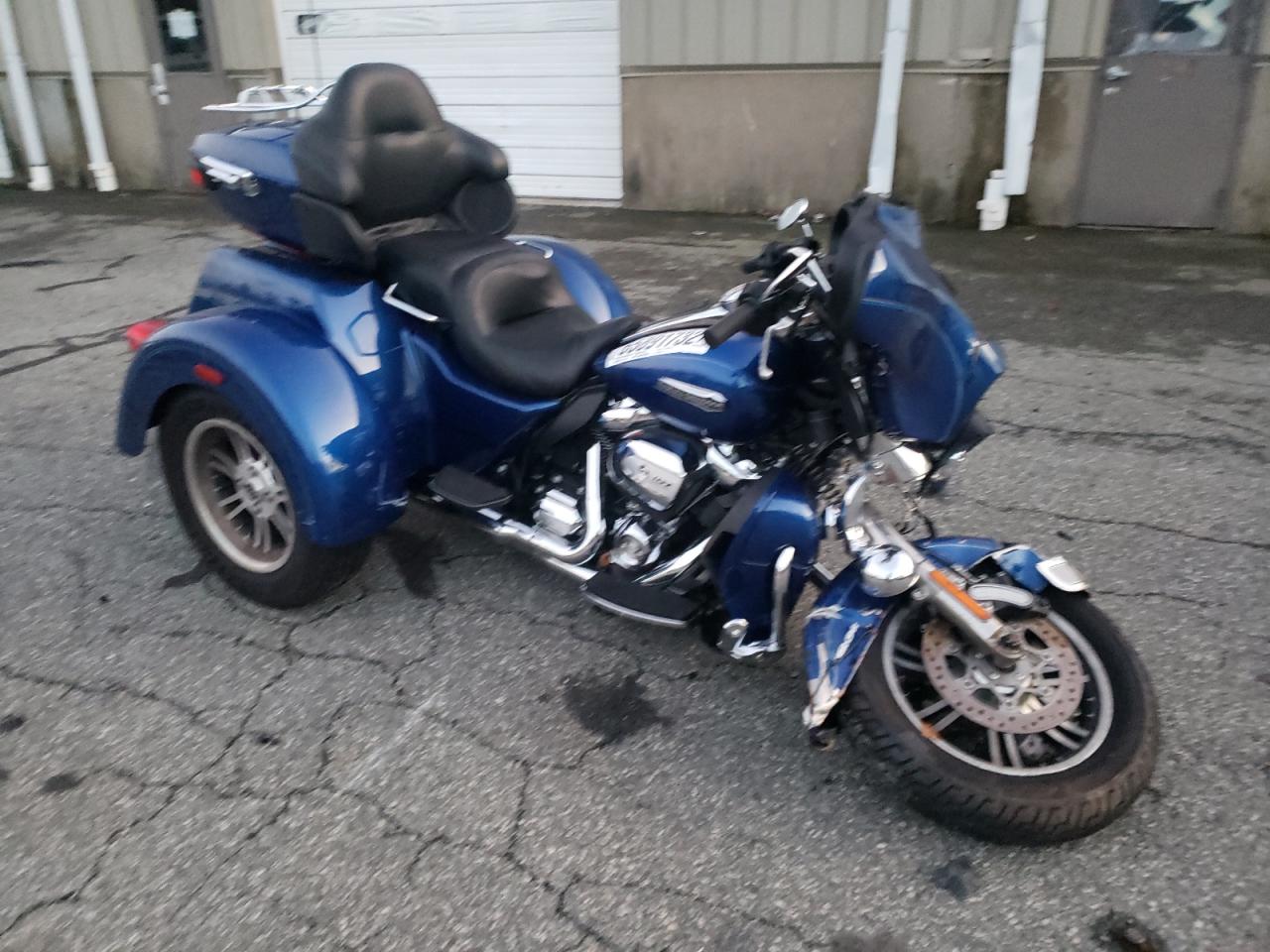 1HD1MAD34HB855902 HARLEY-DAVIDSON FLHTCUTG T 2017