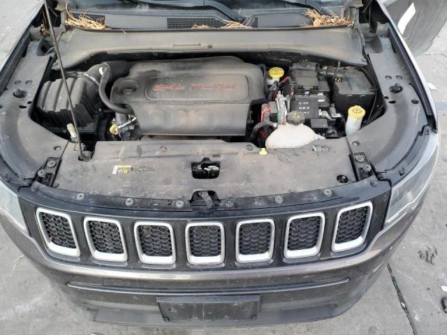 3C4NJCBB4JT204677 Jeep Compass Latitude