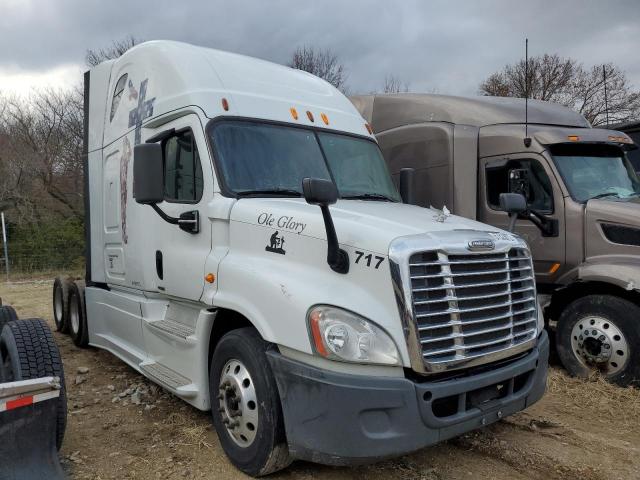 Salvage cars for sale from Copart Columbia, MO: 2014 Freightliner Cascadia 1