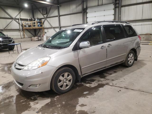 Salvage cars for sale from Copart Montreal Est, QC: 2009 Toyota Sienna CE