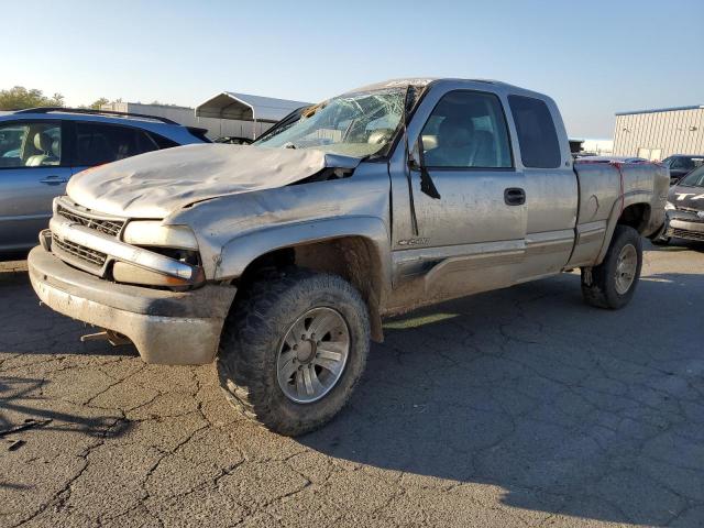 Salvage cars for sale from Copart Fresno, CA: 2000 Chevrolet Silverado