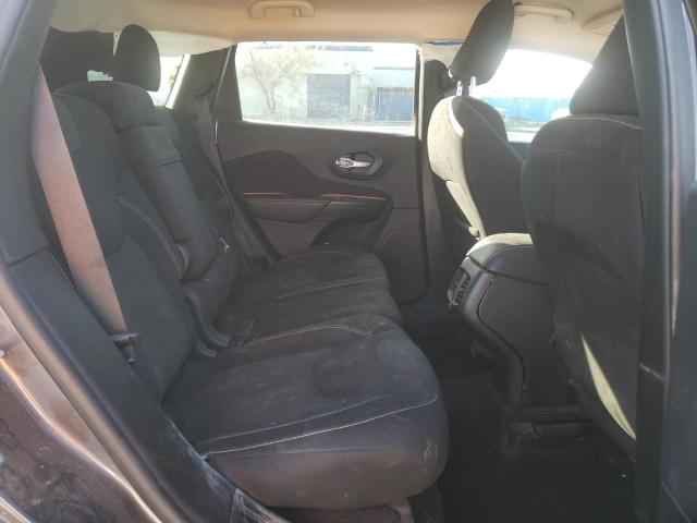 1C4PJMCSXGW218714 Jeep Cherokee Latitude